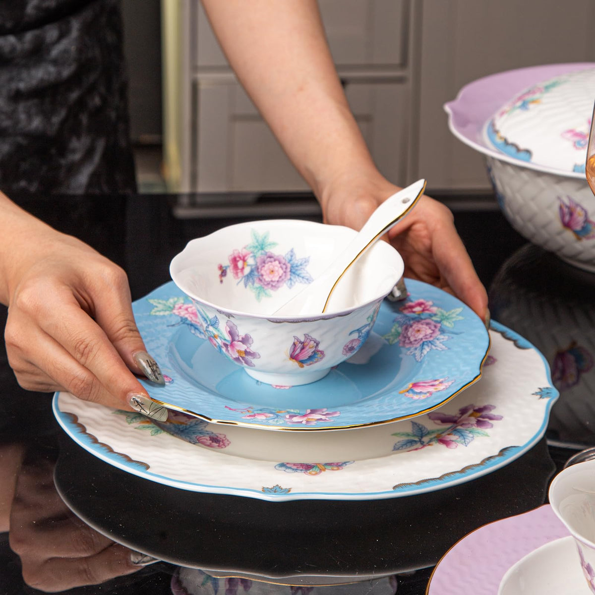 Bone China 12-Piece Dinnerware Set for 4 J94955